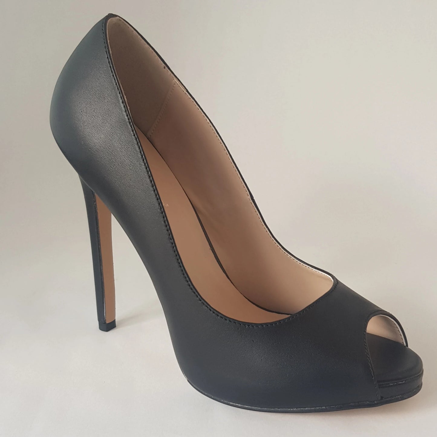 42 number shoes in top us