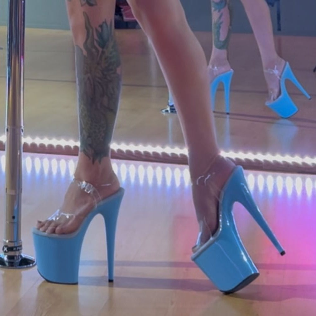 Pleaser Flamingo 808