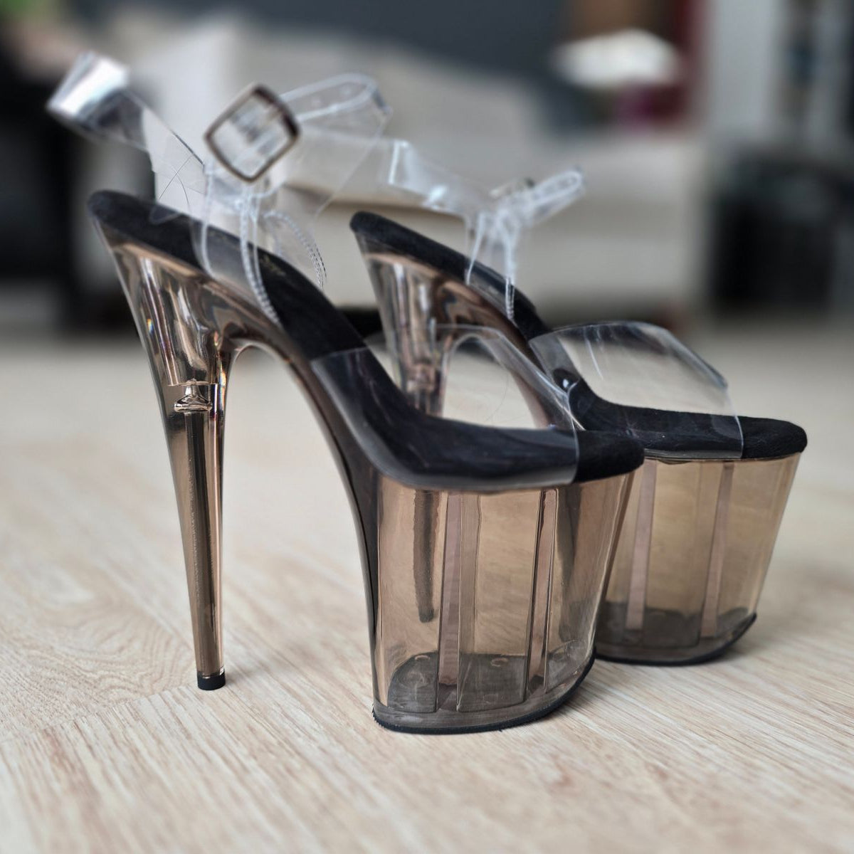 Pleaser Flamingo 808T