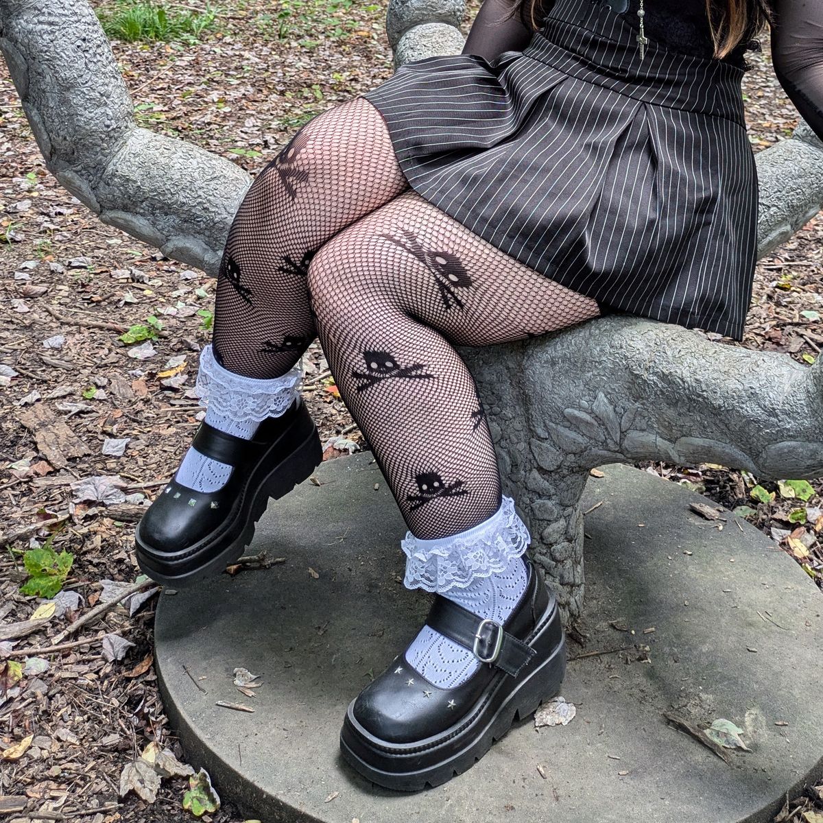 DemoniaCult Nylon Heart Ruffle Sokjes | DH 15