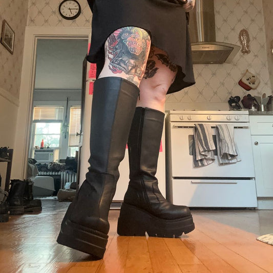 DemoniaCult Shaker 100WC [Wide Calf!]